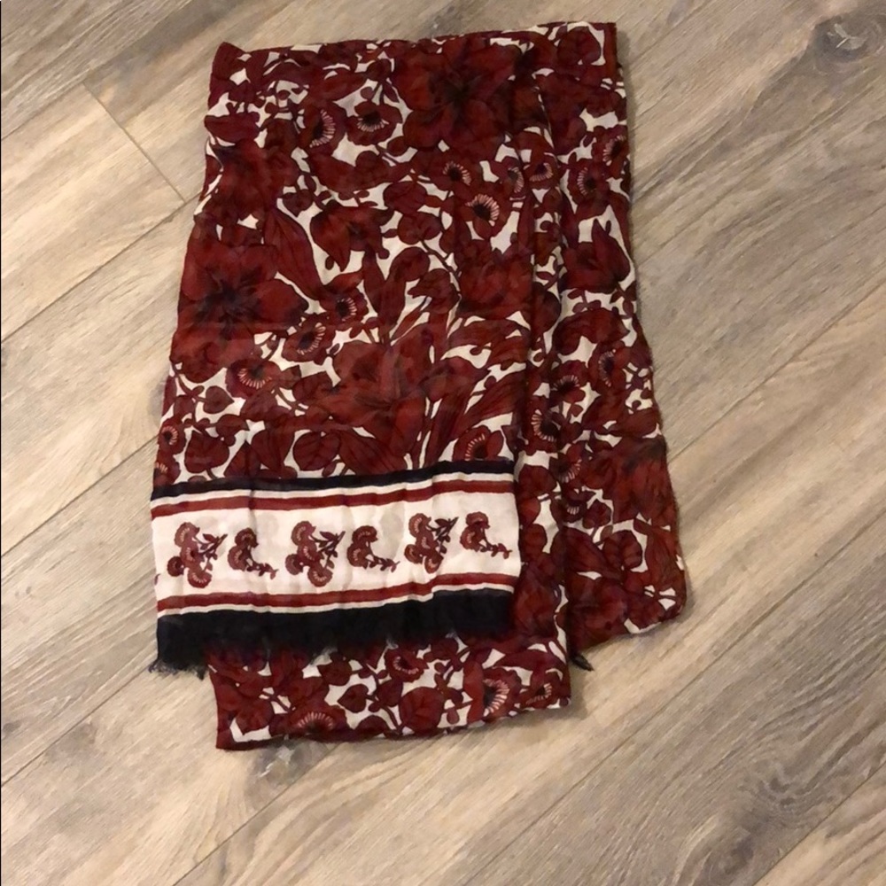 Floral scarf 🧣